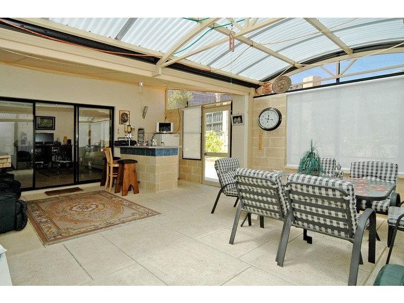 21 Talara Cct, Mindarie WA 6030