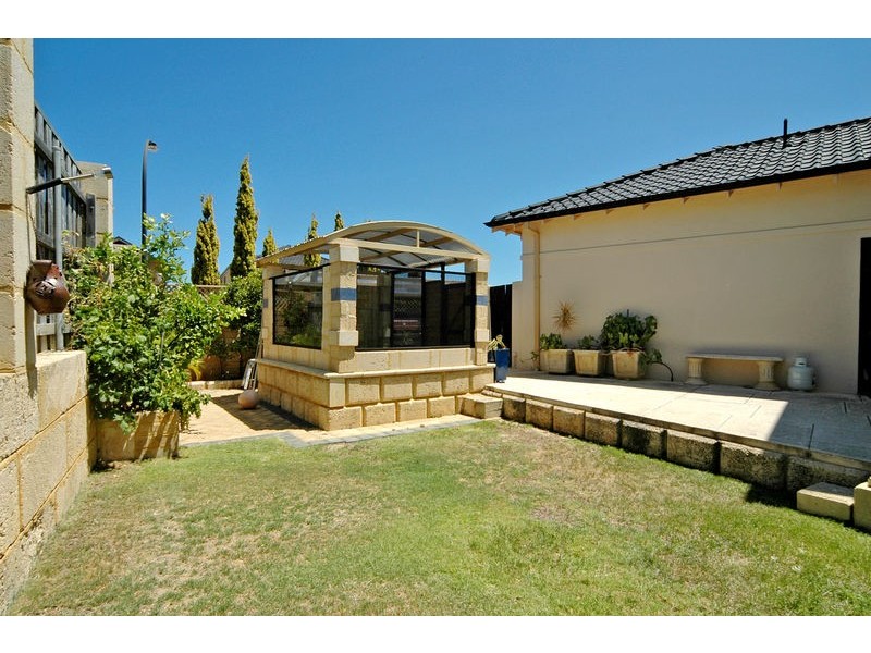 21 Talara Cct, Mindarie WA 6030
