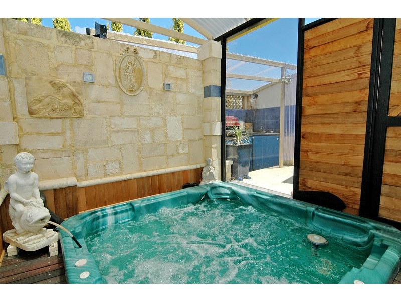 21 Talara Cct, Mindarie WA 6030