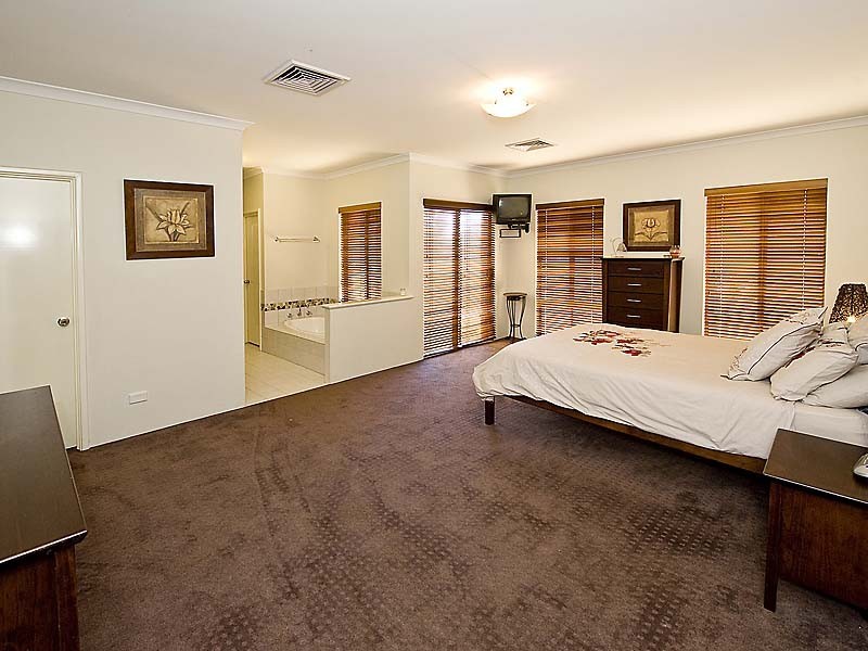 64 Cavanagh Close, Cardup WA 6122