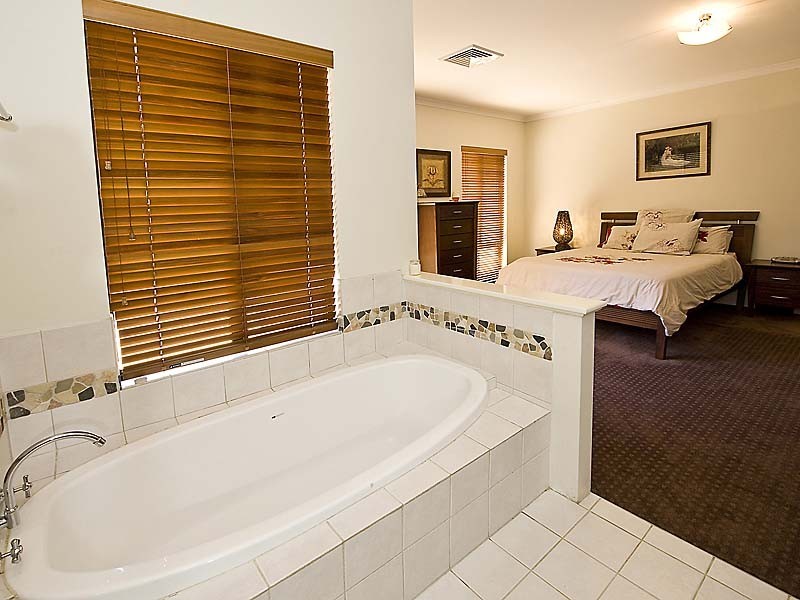 64 Cavanagh Close, Cardup WA 6122