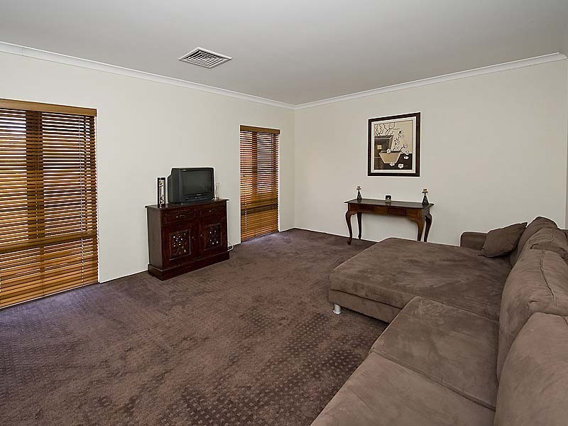 64 Cavanagh Close, Cardup WA 6122