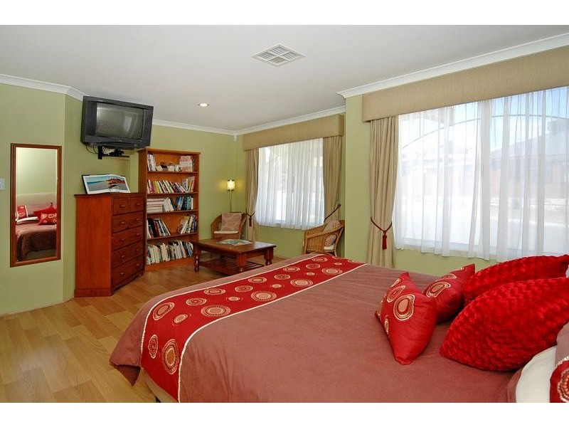 1 Thames Way, Mindarie WA 6030