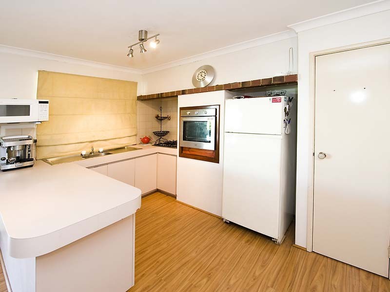 1 Skye Close, Camillo WA 6111