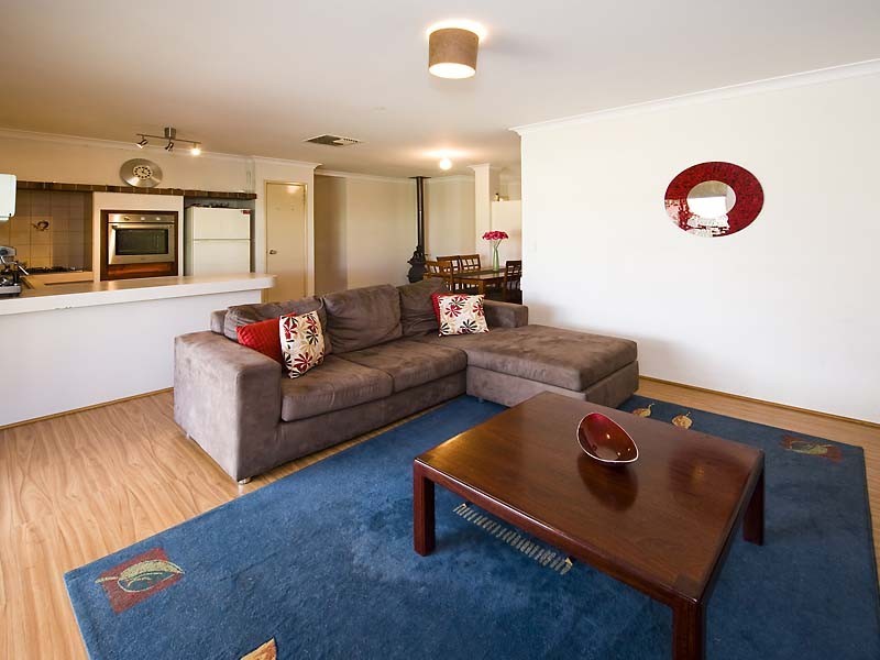 1 Skye Close, Camillo WA 6111