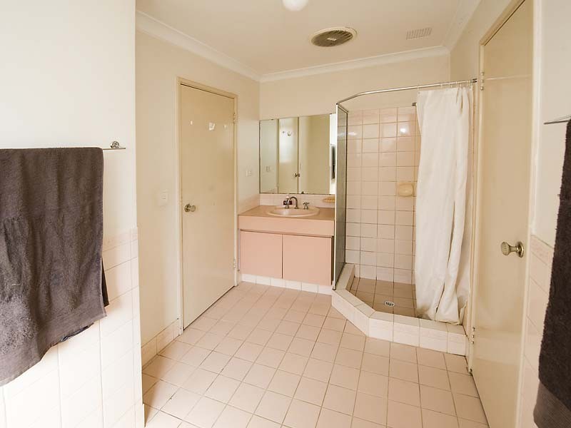 1 Skye Close, Camillo WA 6111