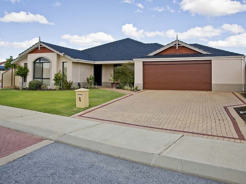 8 Barents Road, Canning Vale WA 6155