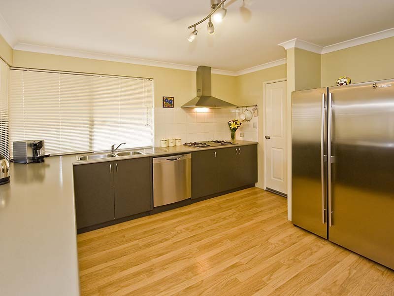 8 Barents Road, Canning Vale WA 6155