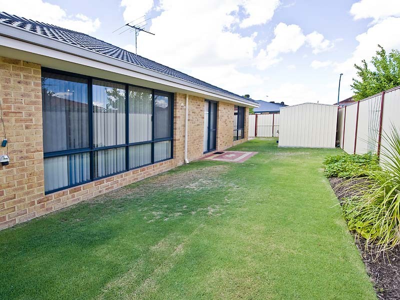 8 Barents Road, Canning Vale WA 6155