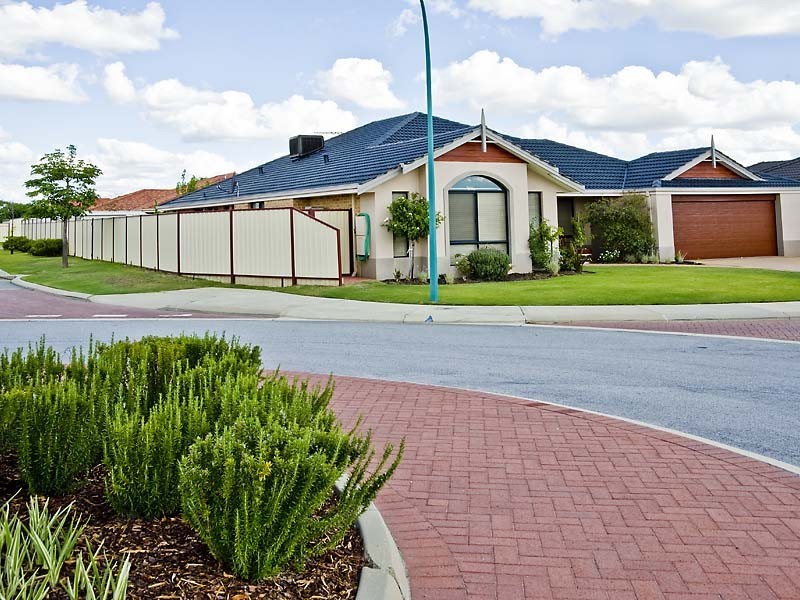 8 Barents Road, Canning Vale WA 6155