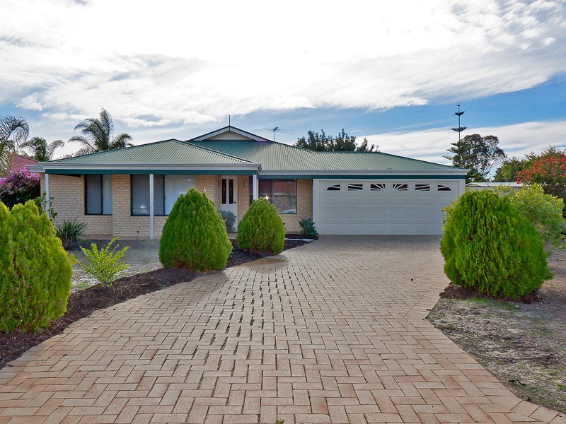 4 Coolamine Close, Carramar WA 6031