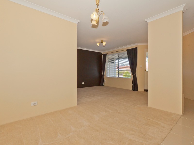 4 Coolamine Close, Carramar WA 6031