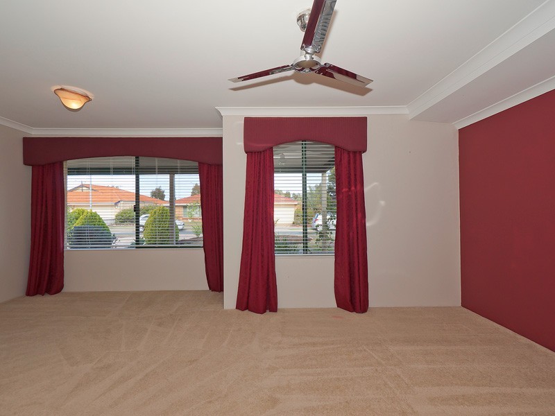 4 Coolamine Close, Carramar WA 6031