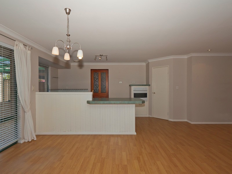 4 Coolamine Close, Carramar WA 6031