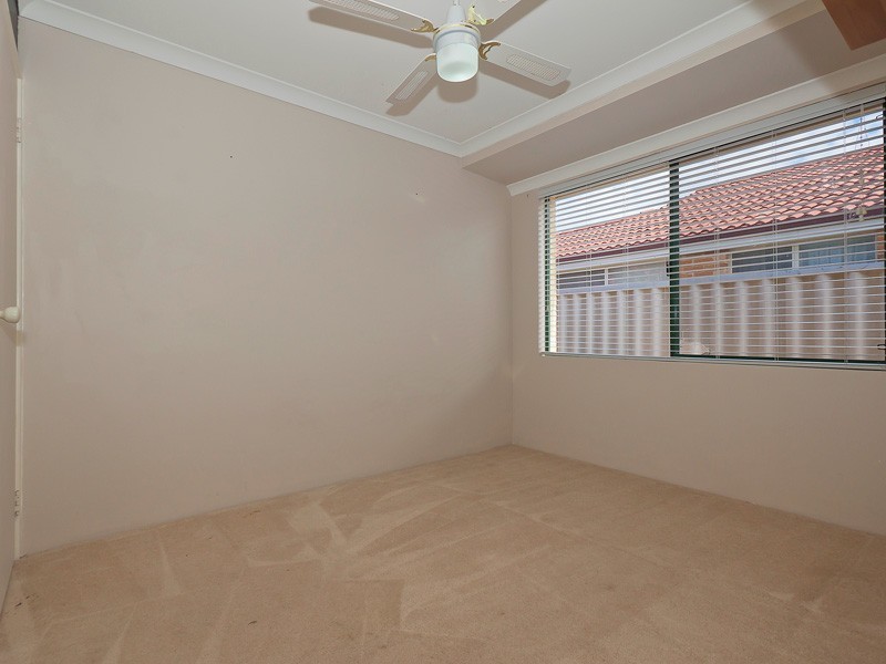 4 Coolamine Close, Carramar WA 6031