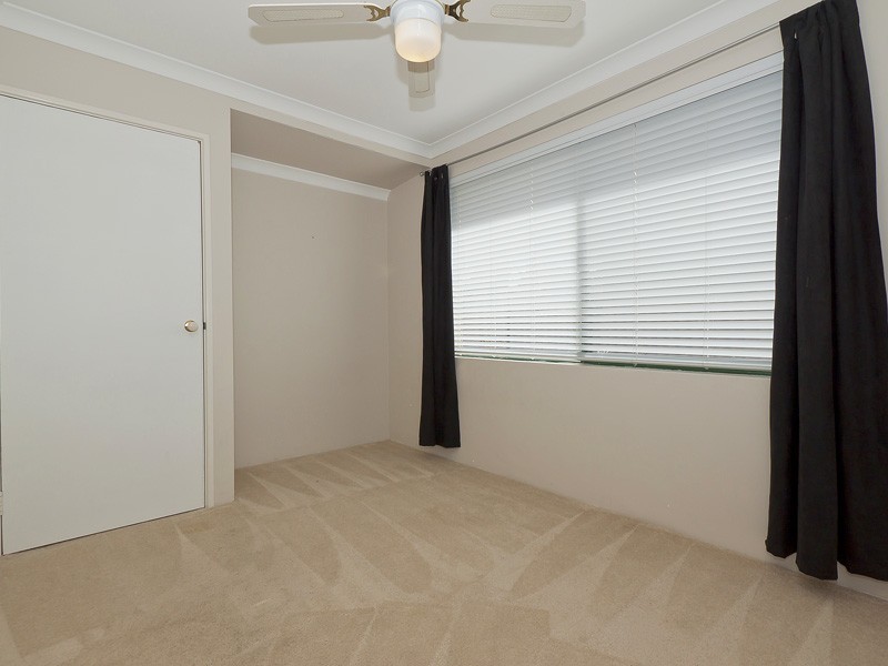 4 Coolamine Close, Carramar WA 6031