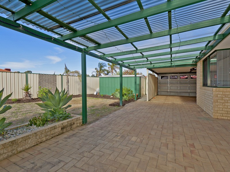 4 Coolamine Close, Carramar WA 6031