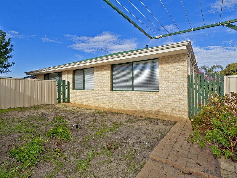 4 Coolamine Close, Carramar WA 6031