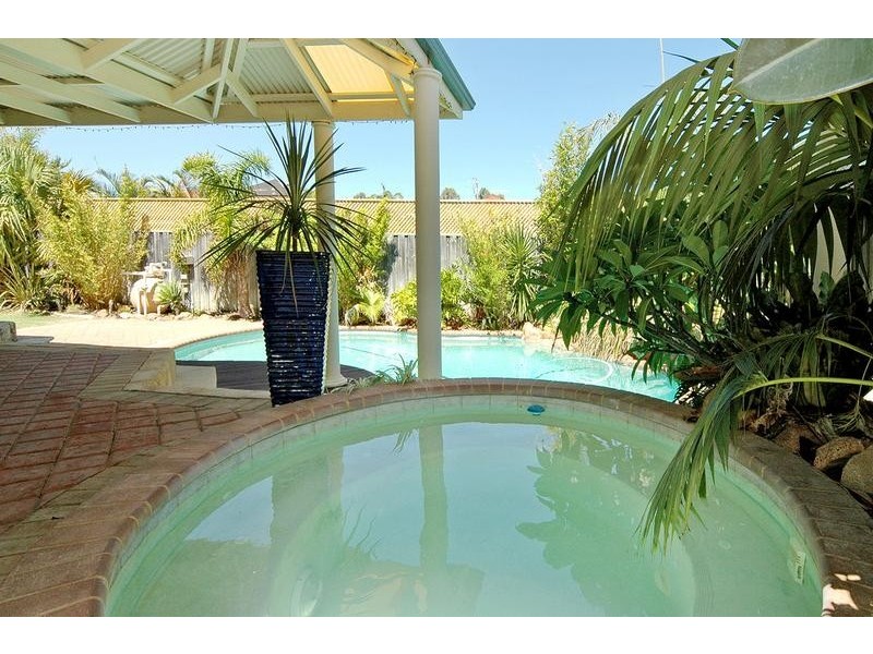 11 Tyneside Grove, Currambine WA 6028