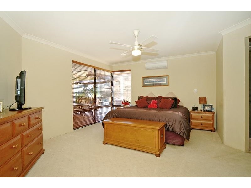 11 Tyneside Grove, Currambine WA 6028