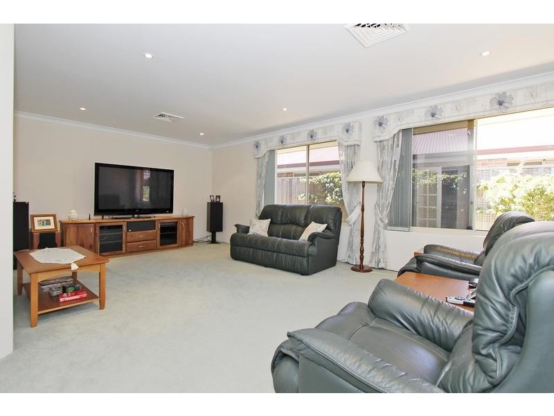 8 Nottingham Green, Quinns Rocks WA 6030