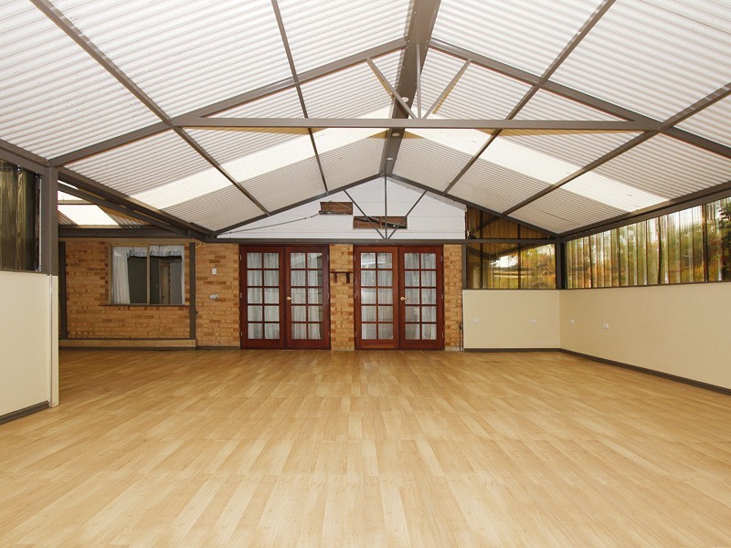 50 King Drive, Woodridge WA 6041