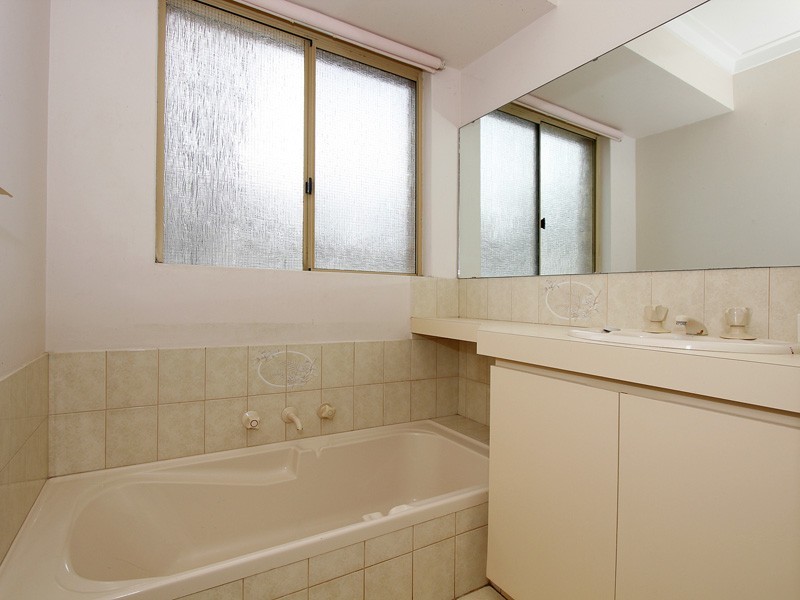 50 King Drive, Woodridge WA 6041