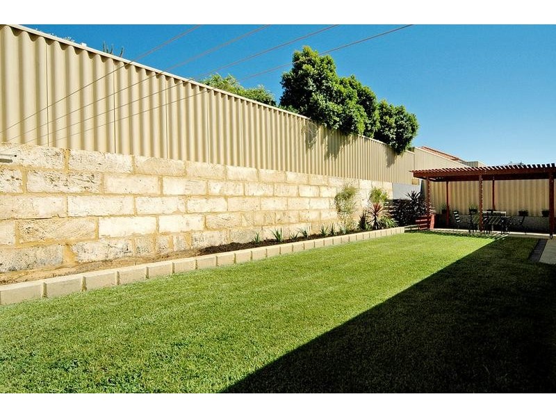 15 Pendleton Crescent, Butler WA 6036