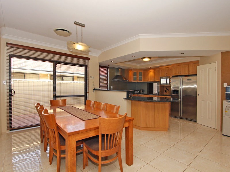 6 Limerick Crescent, Darch WA 6065