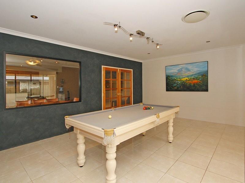 6 Limerick Crescent, Darch WA 6065