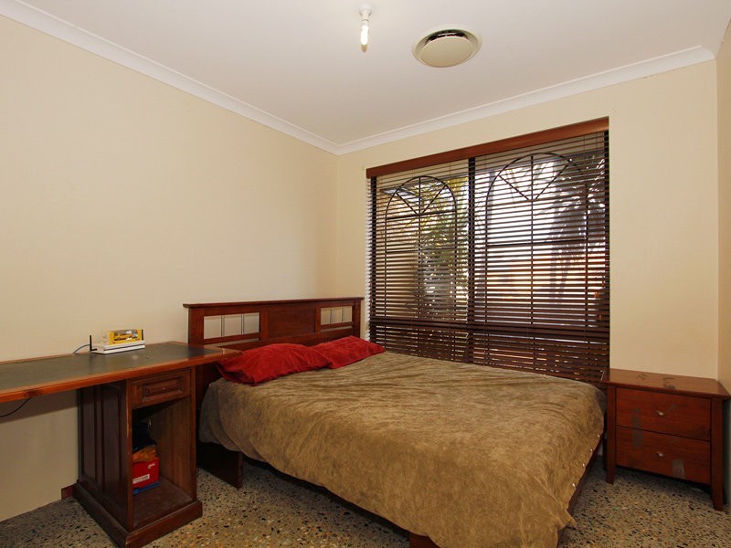 6 Limerick Crescent, Darch WA 6065