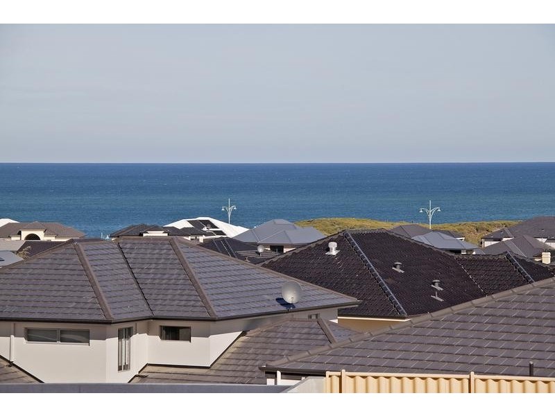 26 Romano Cr, Iluka WA 6028