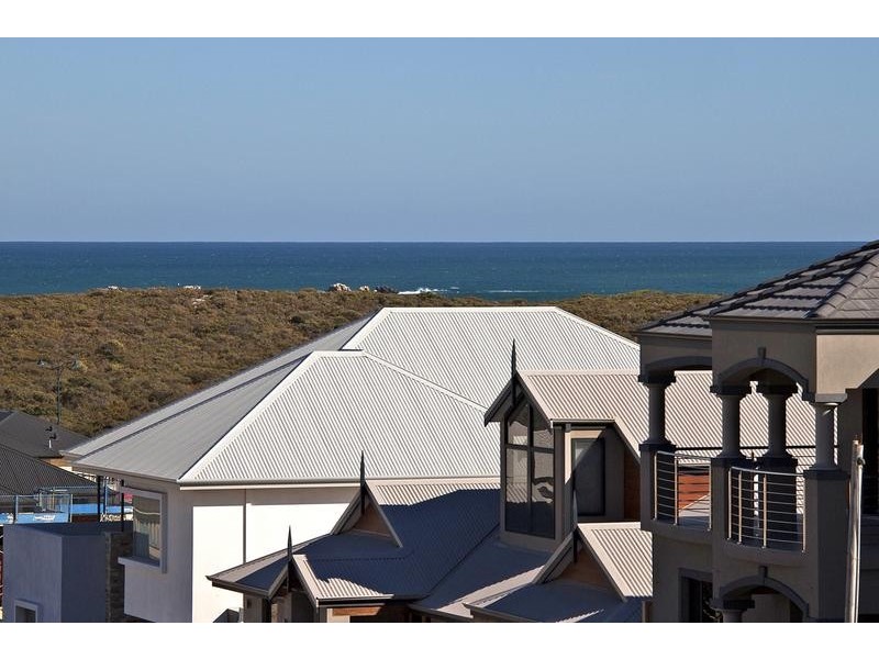 26 Romano Cr, Iluka WA 6028