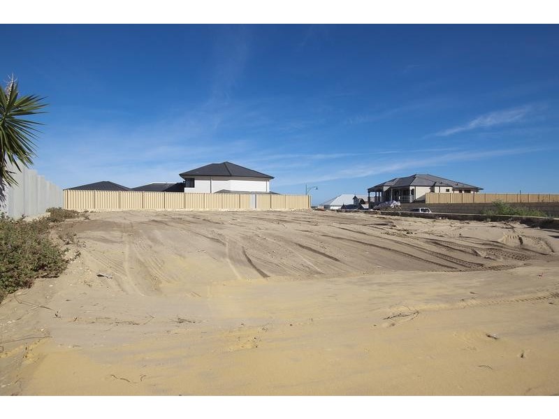 26 Romano Cr, Iluka WA 6028