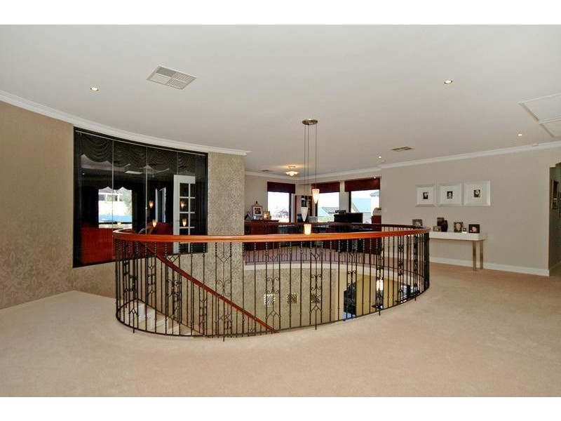 34 Kinsale Drive, Mindarie WA 6030