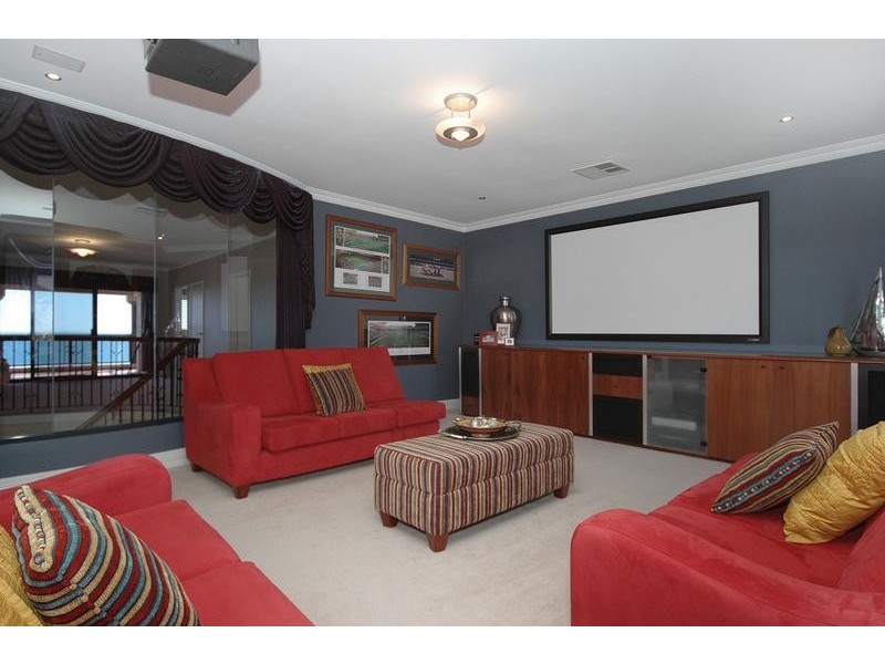 34 Kinsale Drive, Mindarie WA 6030