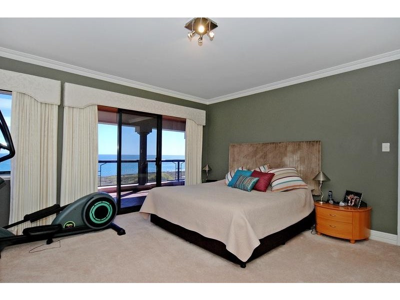 34 Kinsale Drive, Mindarie WA 6030