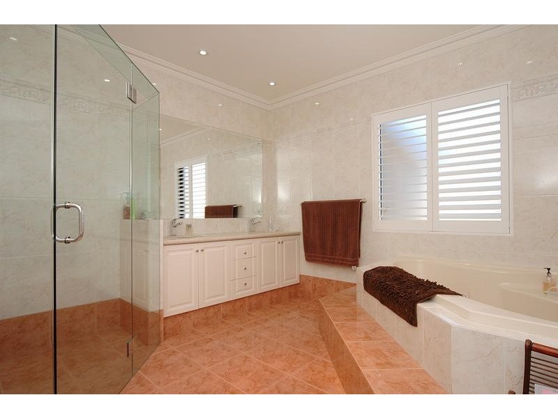 34 Kinsale Drive, Mindarie WA 6030