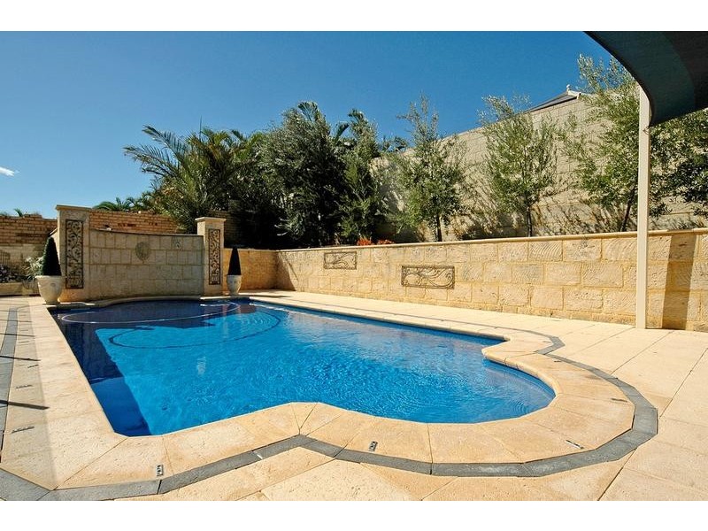 34 Kinsale Drive, Mindarie WA 6030