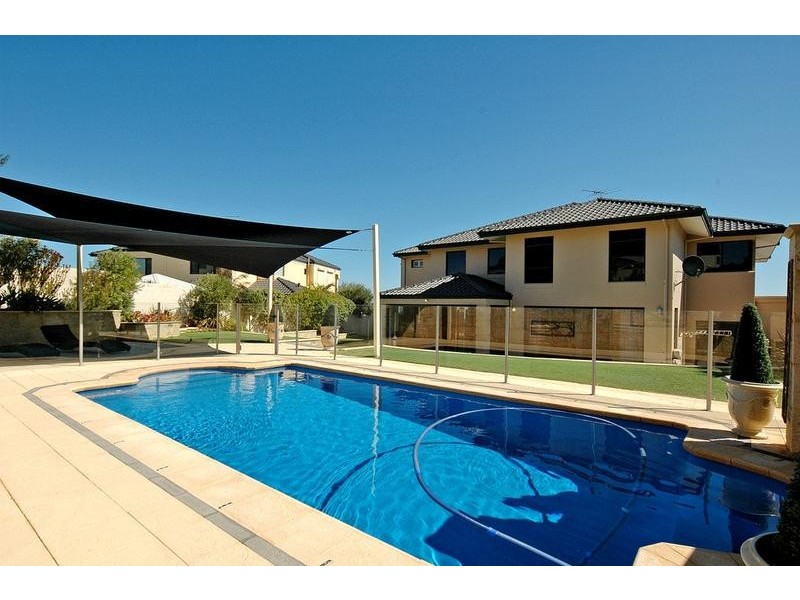34 Kinsale Drive, Mindarie WA 6030