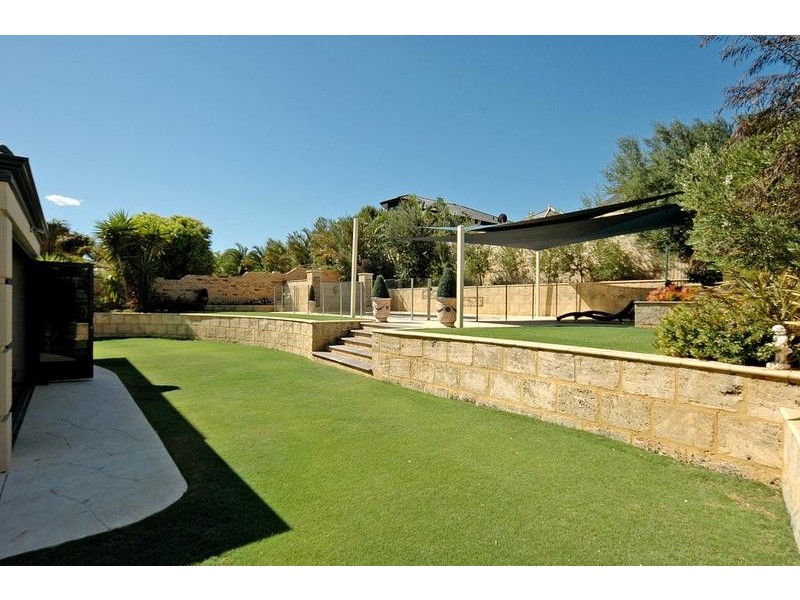 34 Kinsale Drive, Mindarie WA 6030