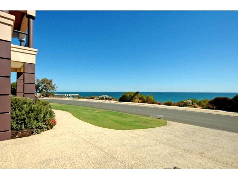 34 Kinsale Drive, Mindarie WA 6030
