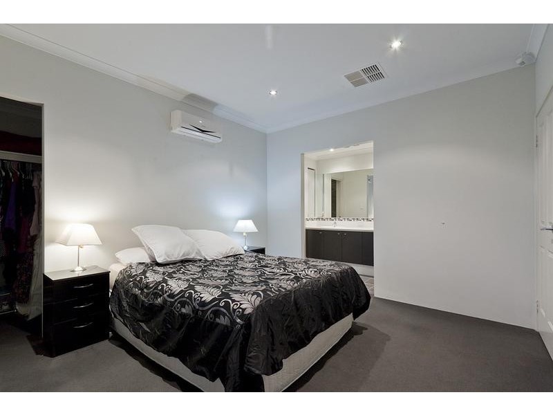 30 Finglas Meander, Butler WA 6036