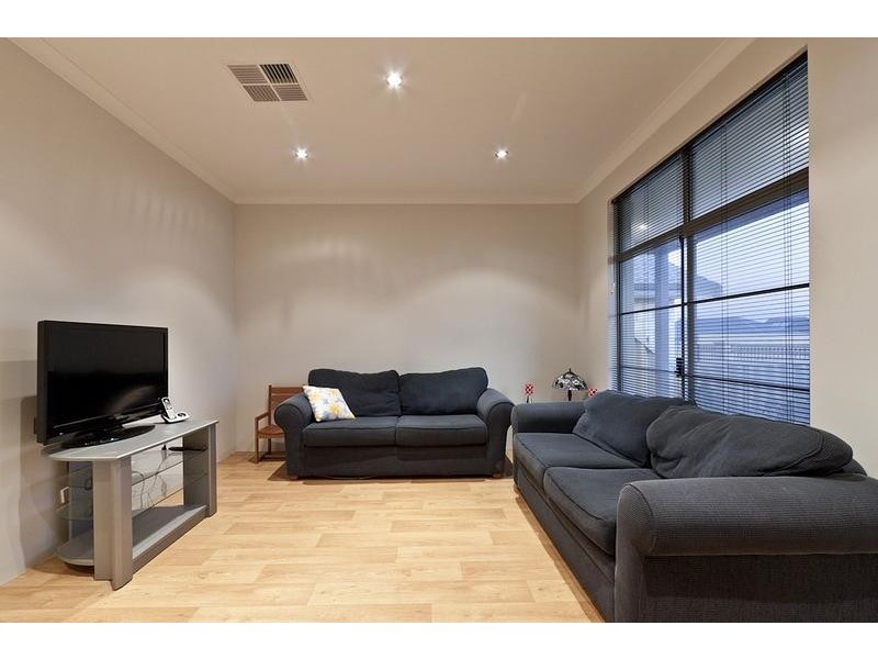 30 Finglas Meander, Butler WA 6036