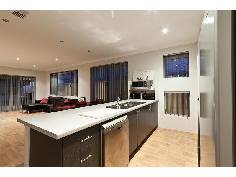 30 Finglas Meander, Butler WA 6036