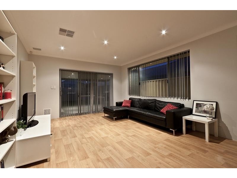 30 Finglas Meander, Butler WA 6036