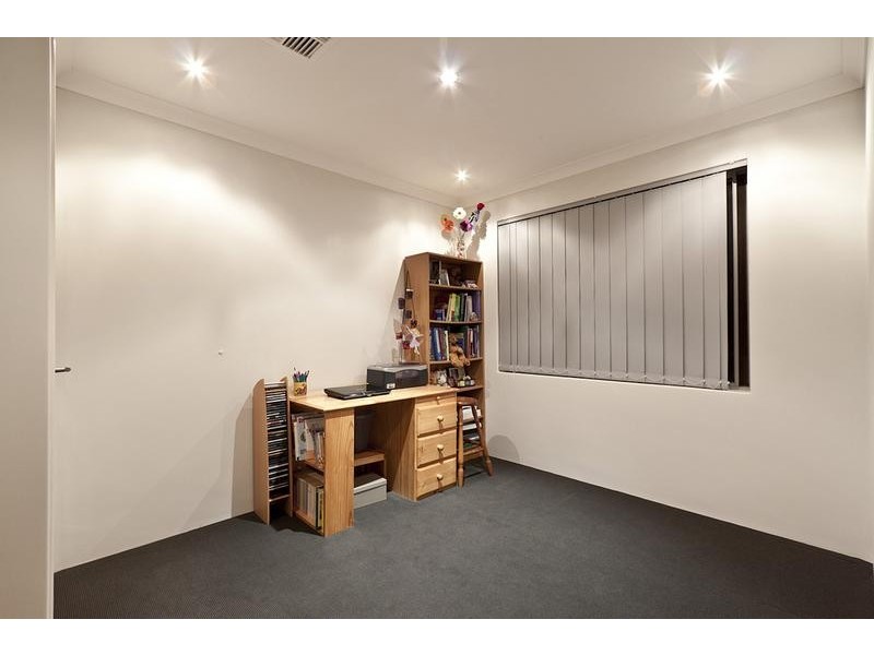 30 Finglas Meander, Butler WA 6036