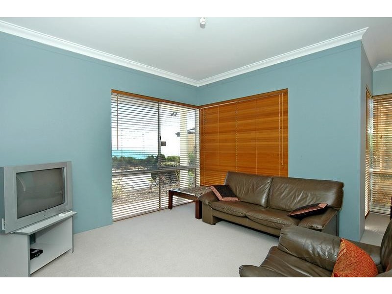 38 Kinsale Drive, Mindarie WA 6030