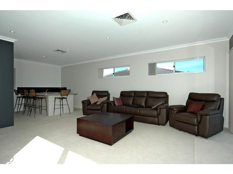 38 Kinsale Drive, Mindarie WA 6030