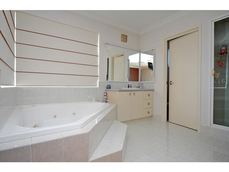 38 Kinsale Drive, Mindarie WA 6030